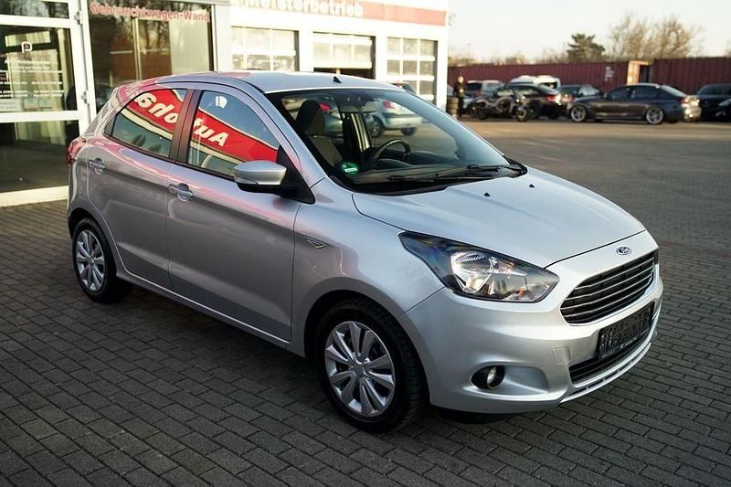 Gebraucht Ford Ka Plus Cool & Sound Edition 86 PS (63 kW) 2016 Silber Kleinwagen
