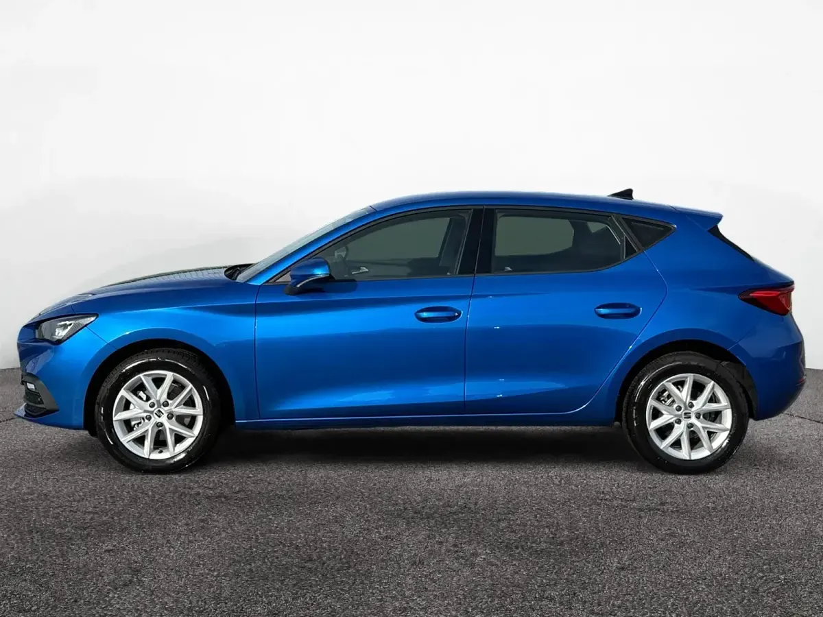 Gebraucht Seat Leon Style 150 PS (110 kW) 2026 Saphirblau Limousine