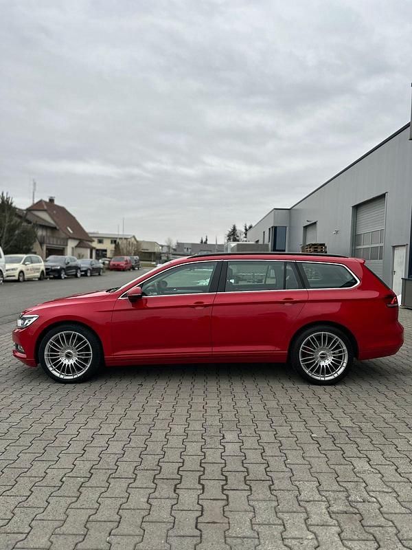 Gebraucht VW Passat 120 PS (88 kW) 2019 Rot Kombi