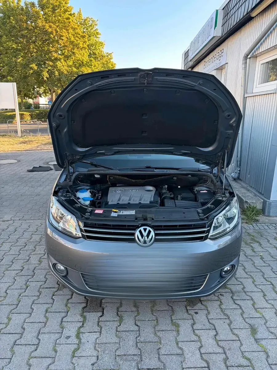 Gebraucht VW Touran 105 PS (77 kW) 2013 Grau Van / Kleinbus