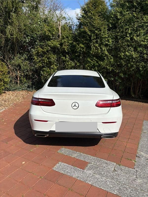 Gebraucht Mercedes E200 184 PS (135 kW) 2018 Weiß Coupé