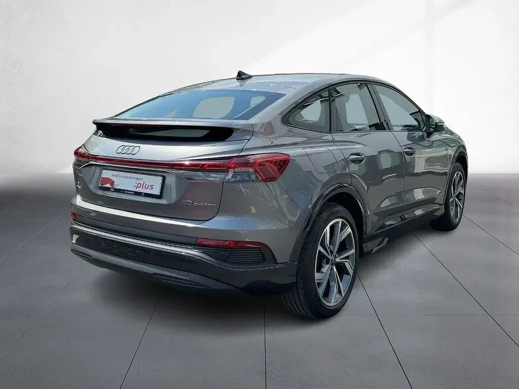 Gebraucht Audi Q4 Sportback e-tron Advanced 150 kW (204 PS) 2022 Taifungrau metallic SUV