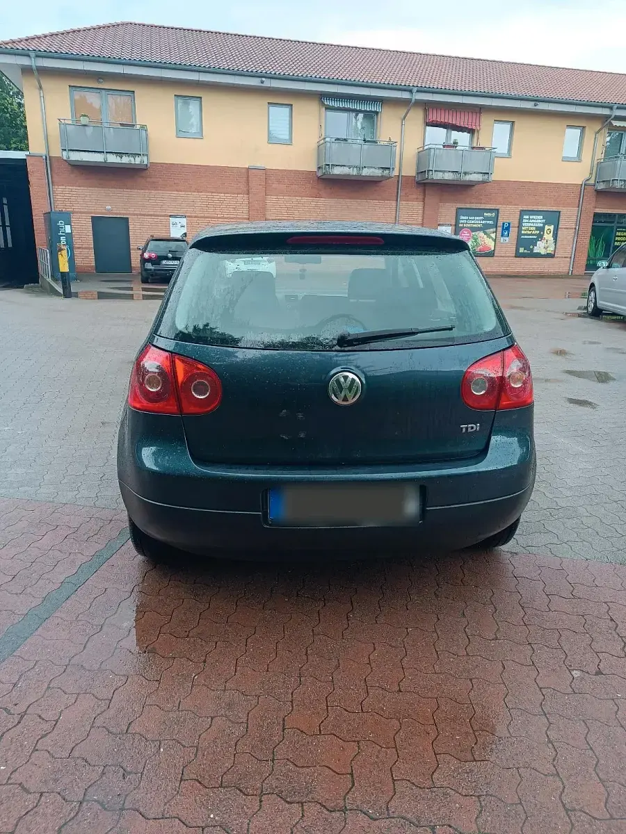 Gebraucht VW Golf V 105 PS (77 kW) 2005 Blau Kleinwagen