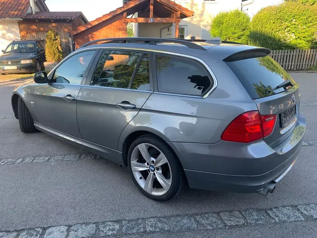 Gebraucht BMW 330 245 PS (180 kW) 2008 Grau Kombi
