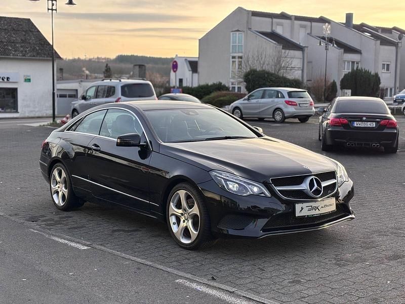 Second-hand Mercedes E200 184 CP (135 kW) 2015 Negru Coupe