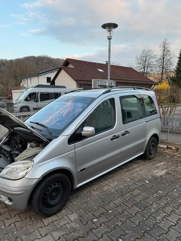 Silber Gebraucht 2002 Mercedes Vaneo Van / Kleinbus | 900 € (Fairer Preis) - Bild 1/4