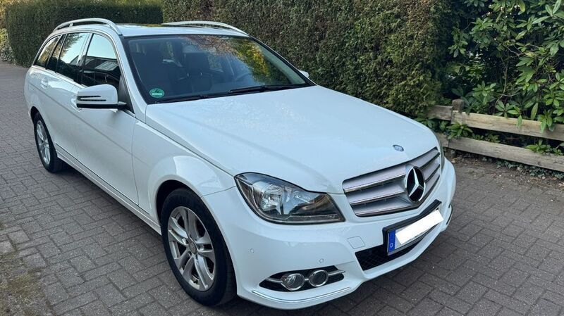 Weiß Gebraucht 2012 Mercedes C220 Avantgarde Kombi | 12.749 € (Teuer) - Bild 1/4