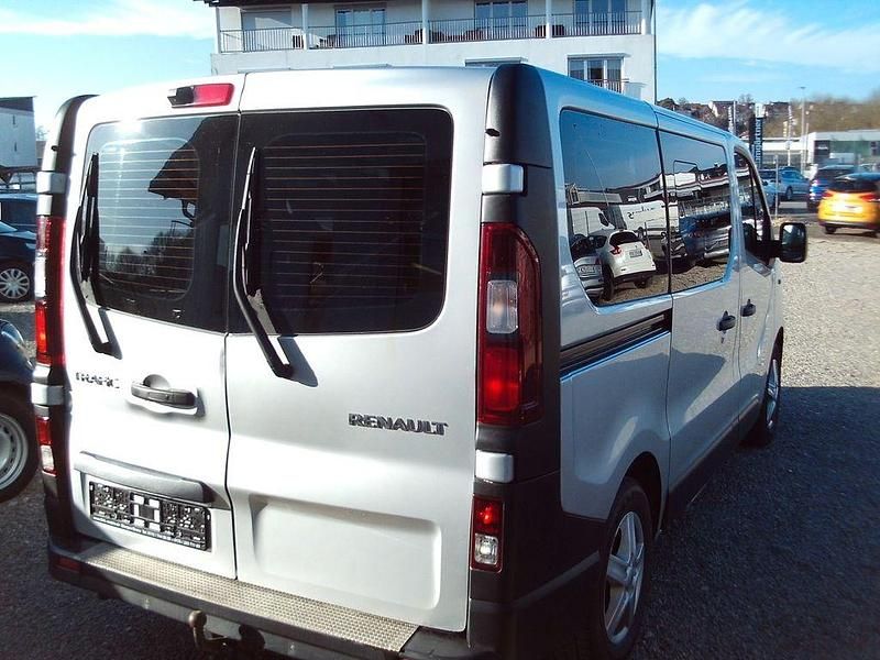 Gebraucht Renault Trafic 145 PS (106 kW) 2015 Grau Van / Kleinbus