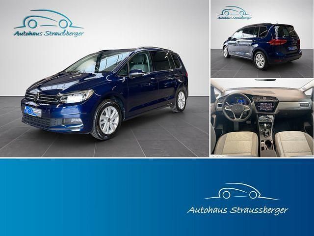 Blau Gebraucht 2023 VW Touran Comfortline Van / Kleinbus | 32.890 € (Etwas zu teuer) - Bild 1/4