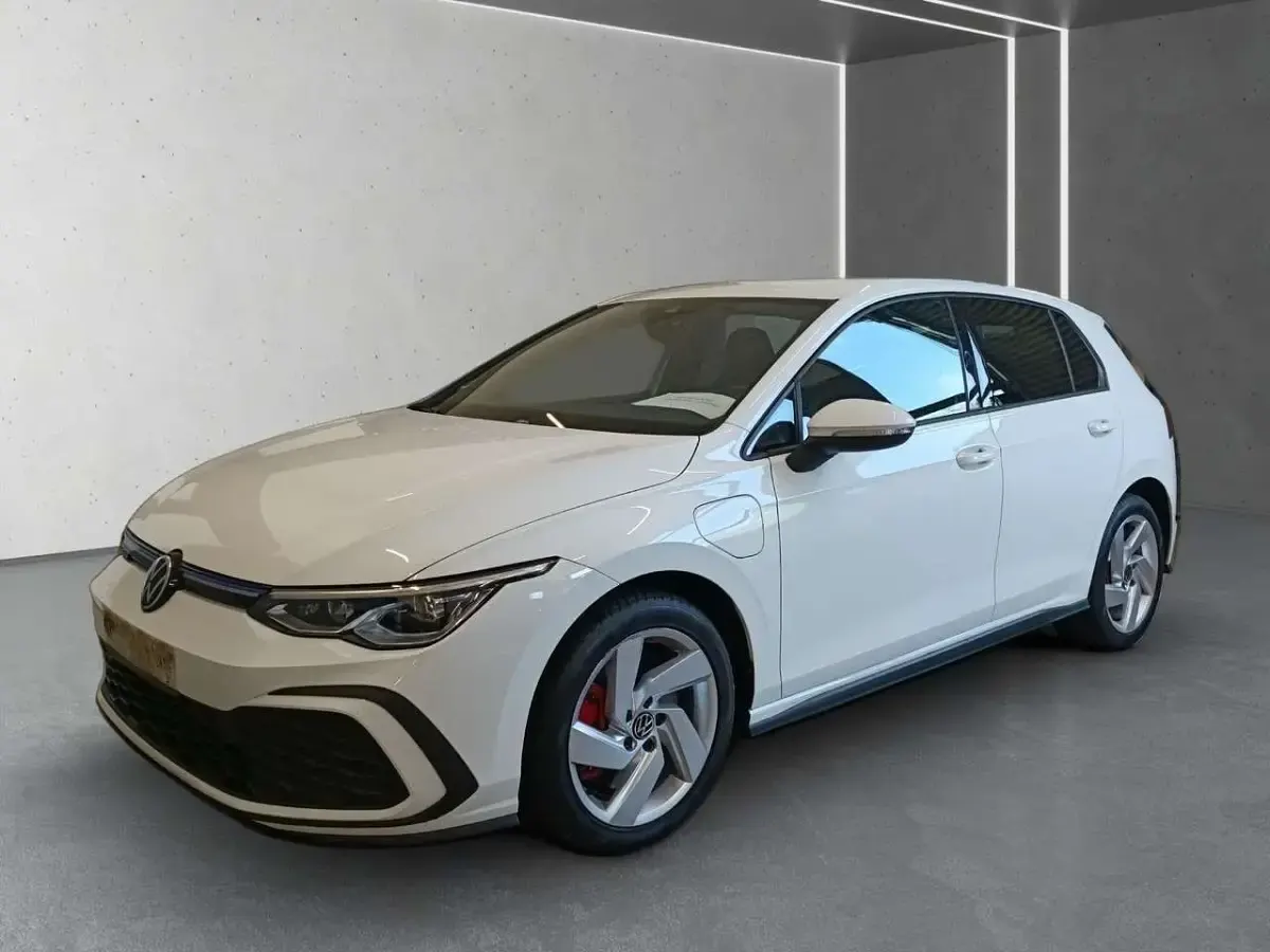 Gebraucht VW Golf VIII GTE 245 PS (180 kW) 2022 Weiß Limousine