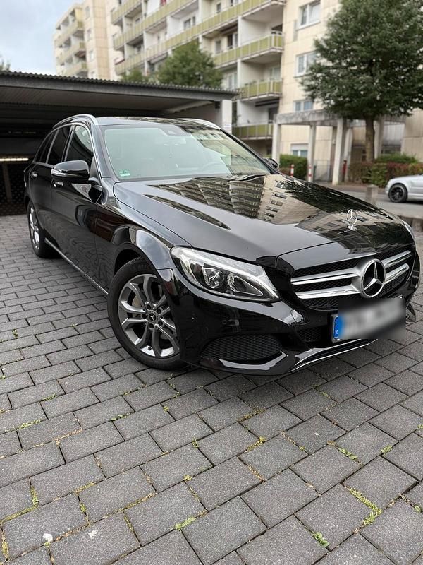 Schwarz Gebraucht 2018 Mercedes C250 Kombi | 24.600 € (Etwas zu teuer) - Bild 1/4