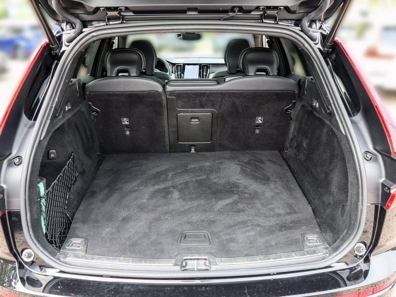 Gebraucht Volvo XC60 R-Design 253 PS (186 kW) 2021 Schwarz SUV