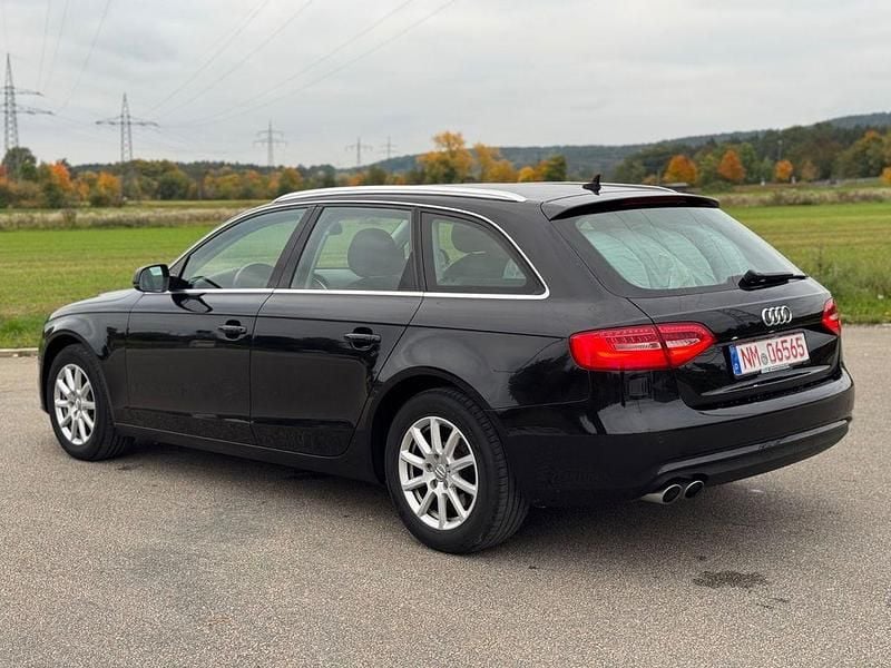 Usado Audi A4 Attraction 150 HP (110 kW) 2014 Preto Carrinha