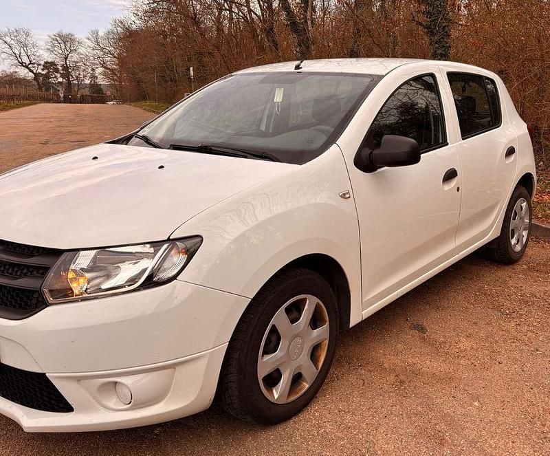 Gebraucht Dacia Sandero Ambiance 75 PS (55 kW) 2014 Weiß Limousine