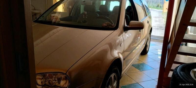 Gold Gebraucht 2002 VW Golf IV Kombi | 1.300 € (Fairer Preis) - Bild 1/4
