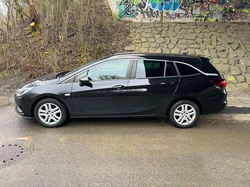 Gebraucht Opel Astra 110 PS (80 kW) 2019 Limousine