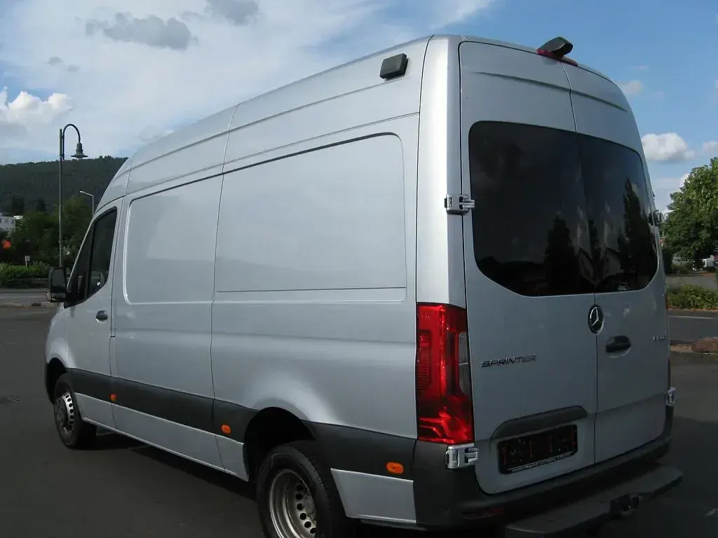 Gebraucht Mercedes Sprinter 163 PS (119 kW) 2020 Silber Van