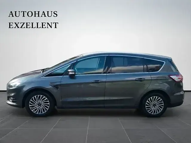 Gebraucht Ford S-MAX Titanium 150 PS (110 kW) 2018 Grau Van / Kleinbus