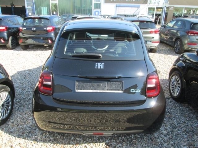 Gebraucht Fiat 500e Action 69 kW (95 PS) 2022 Onyx schwarz) (schwarz Kleinwagen