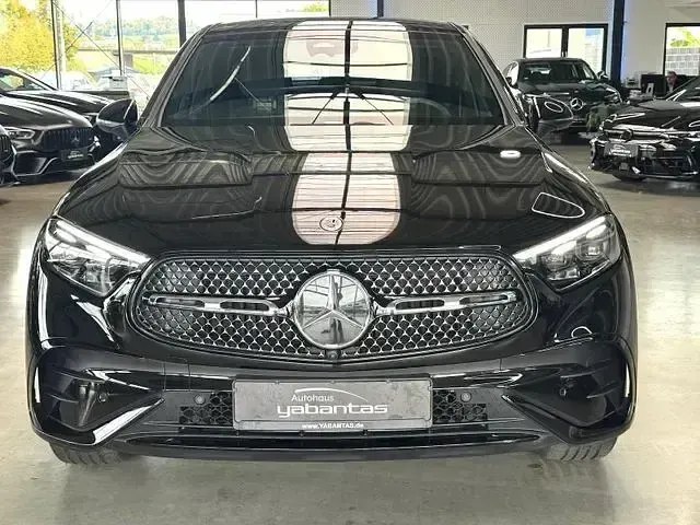 Gebraucht Mercedes GLC300 AMG 292 PS (214 kW) 2024 Schwarz Coupé