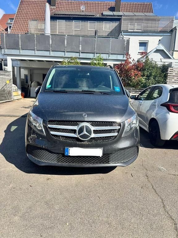 Usata Mercedes V220 163 CV (119 kW) 2024 Grigio Monovolume