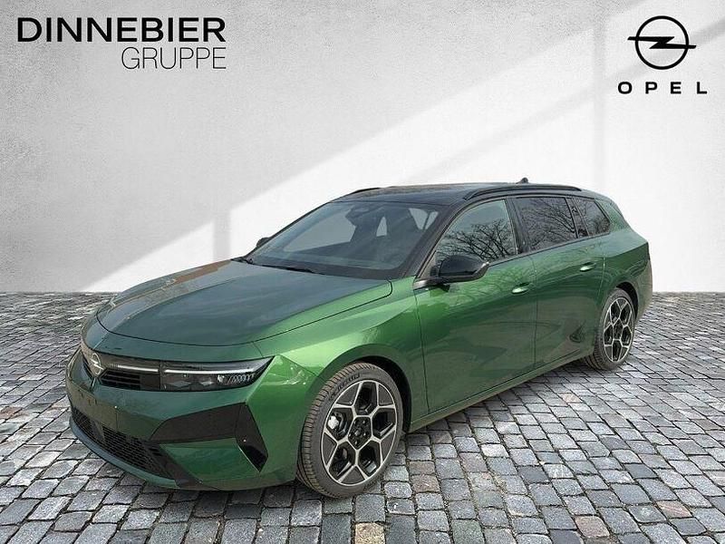 Neu Opel Astra Ultimate 145 PS (106 kW) 2026 Grün (metallic) Kombi