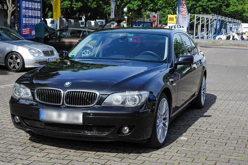 Gebraucht BMW 740 306 PS (225 kW) 2007 Schwarz Limousine