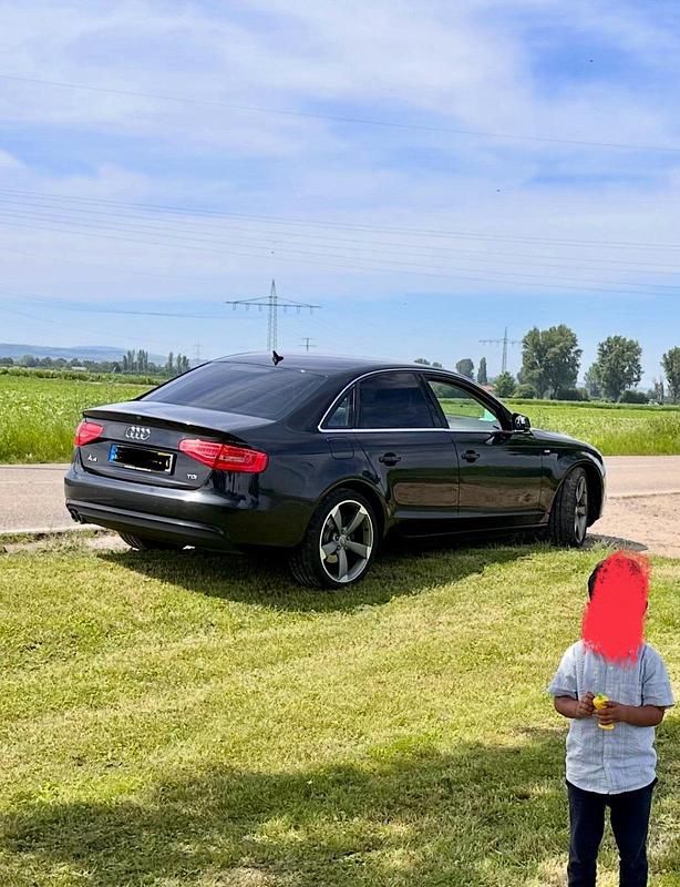 Schwarz Gebraucht 2013 Audi A4 Limousine | 12.400 € - Bild 1/1