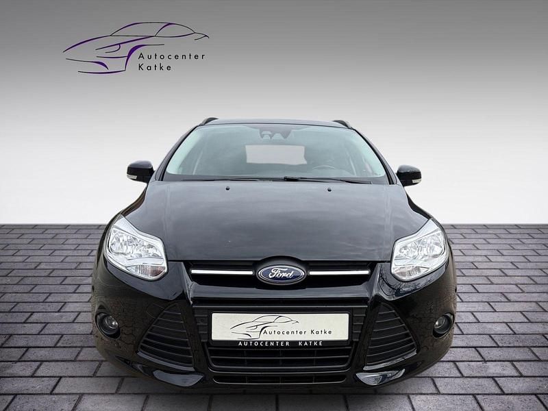 Gebraucht Ford Focus 105 PS (77 kW) 2013 Schwarz Kombi