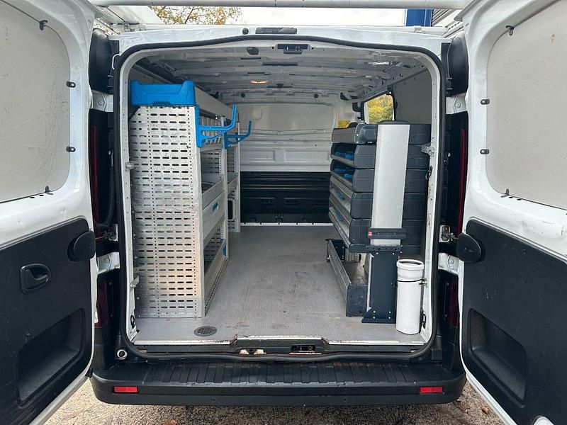 Weiß Gebraucht 2018 Opel Vivaro Van | 14.900 € (Guter Preis) - Bild 1/4