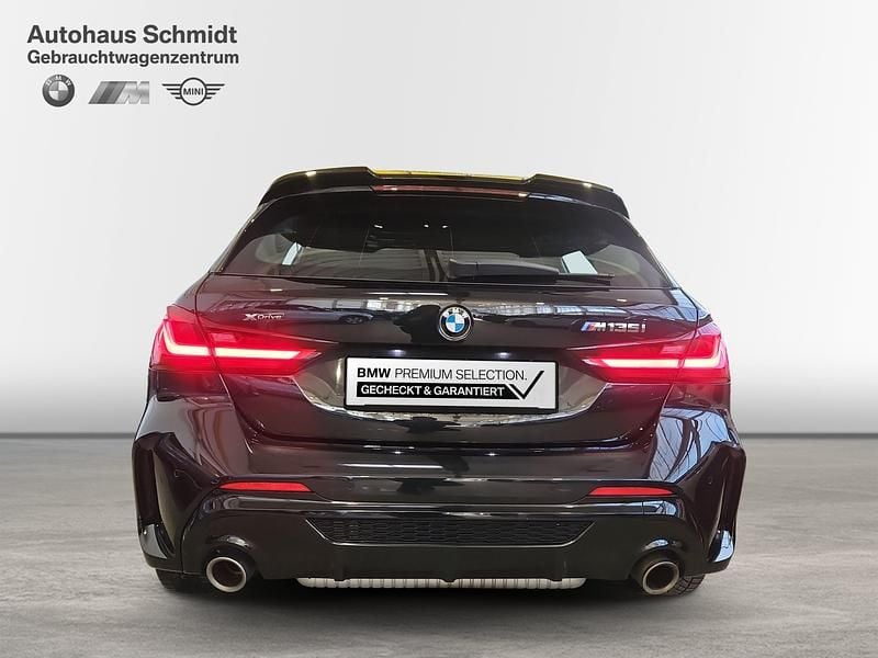 Gebraucht BMW M135 Performance 306 PS (225 kW) 2021 Saphirschwarz Kleinwagen