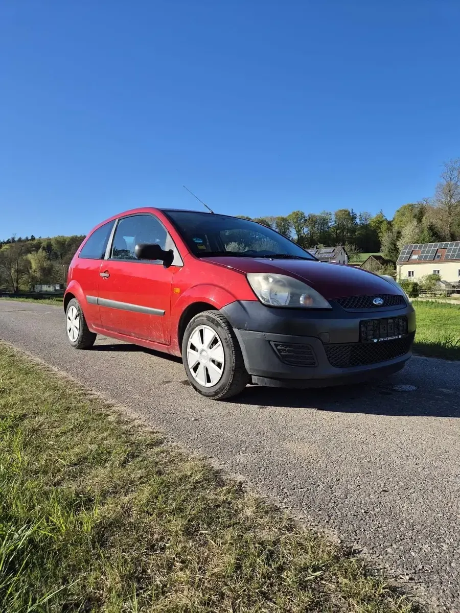 Gebraucht Ford Fiesta 60 PS (44 kW) 2006 Rot Kleinwagen