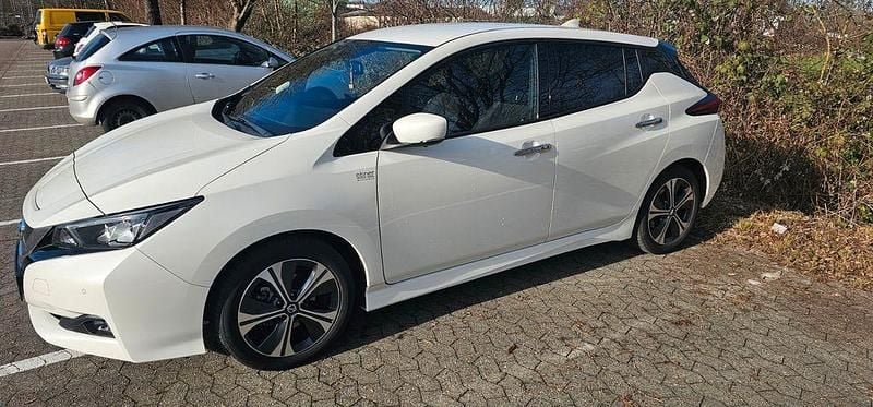 Gebraucht Nissan Leaf N-Connecta 110 kW (150 PS) 2021 Weiß Kleinwagen