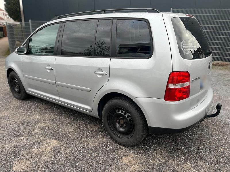 Gebraucht VW Touran 105 PS (77 kW) 2004 Silber Van / Kleinbus