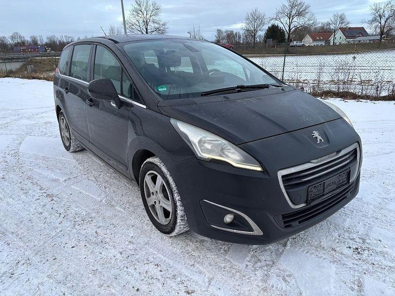 Schwarz Gebraucht 2015 Peugeot 5008 Active Van / Kleinbus | 8.450 € (Etwas zu teuer) - Bild 1/4