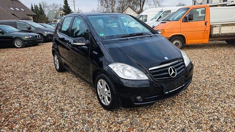 Gebraucht Mercedes A180 109 PS (80 kW) 2011 Schwarz Van / Kleinbus
