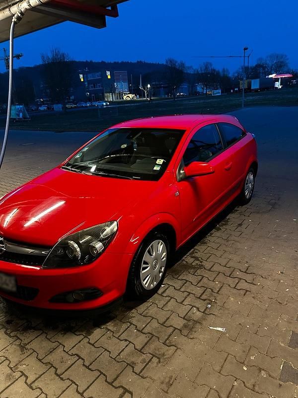 Gebraucht Opel Astra 116 PS (85 kW) 2008 Rot Coupé