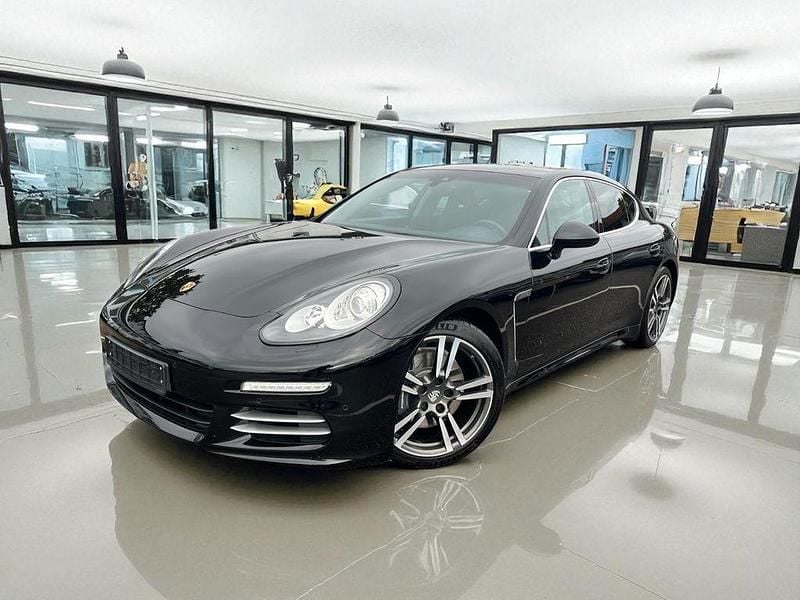Schwarz Gebraucht 2014 Porsche Panamera Limousine | 38.999 € (Etwas zu teuer) - Bild 1/4