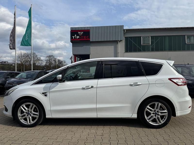 Second-hand Ford S-MAX Titanium 209 CP (153 kW) 2016 Alb Monovolum