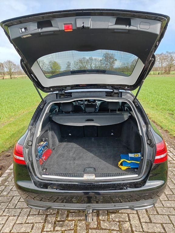 Gebraucht Mercedes C220 170 PS (125 kW) 2017 Schwarz Limousine