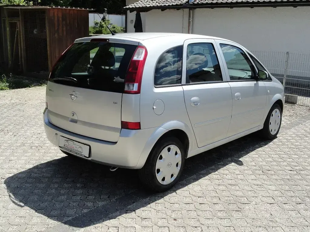 Gebraucht Opel Meriva Edition 101 PS (74 kW) 2006 Starsilber iii m2 Van / Kleinbus