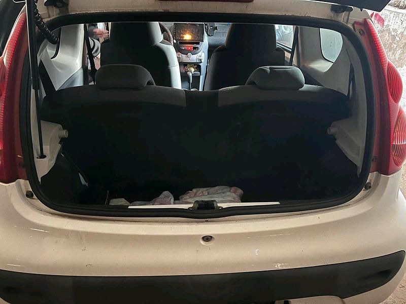 Gebraucht Peugeot 107 68 PS (50 kW) 2008 Weiß Kleinwagen