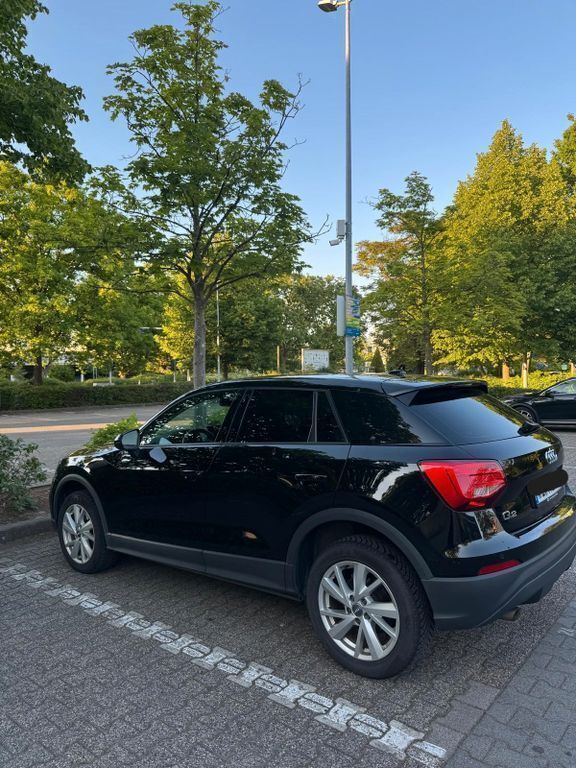 Schwarz Gebraucht 2018 Audi Q2 SUV | 16.200 € (Guter Preis) - Bild 1/4