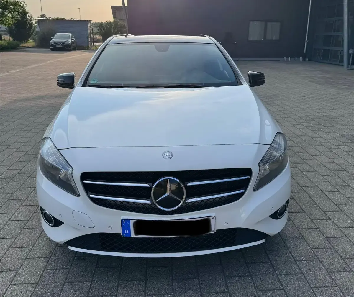 Gebraucht Mercedes A200 136 PS (100 kW) 2013 Weiß Kleinwagen