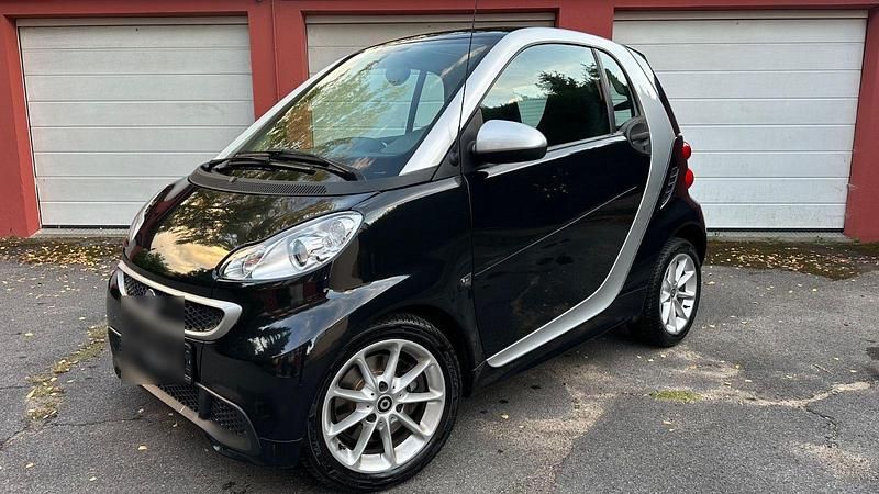 Schwarz Gebraucht 2014 Smart ForTwo Coupé Passion Coupé | 5.890 € (Fairer Preis) - Bild 1/4