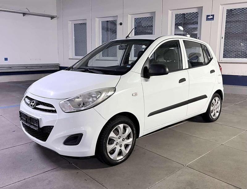 Gebraucht Hyundai i10 69 PS (50 kW) 2012 Weiß Kleinwagen
