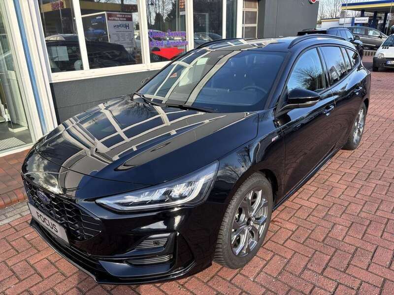 Agate black metallic Gebraucht 2024 Ford Focus ST-Line Kombi | 23.900 € (Guter Preis) - Bild 1/4