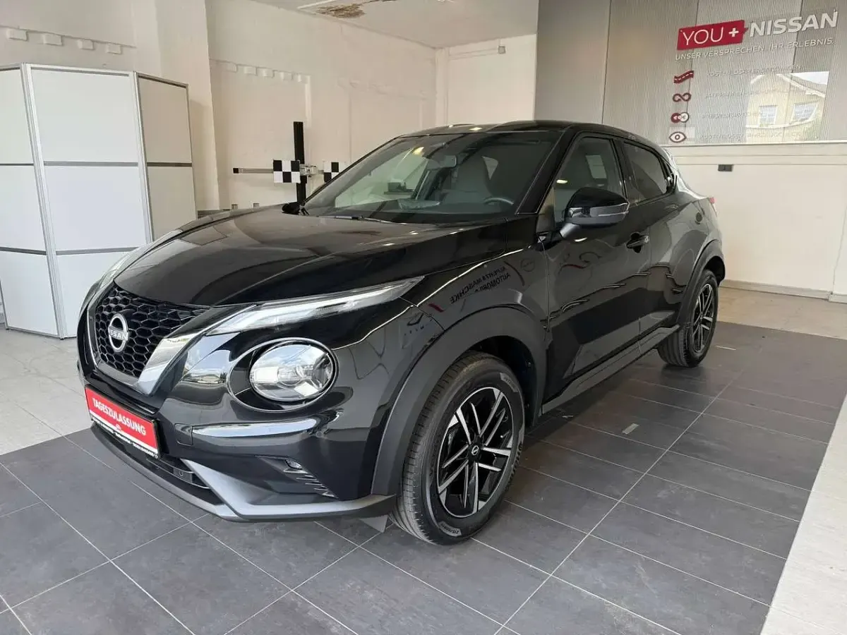 Neu Nissan Juke N-Connecta 114 PS (83 kW) 2026 Pearl black SUV