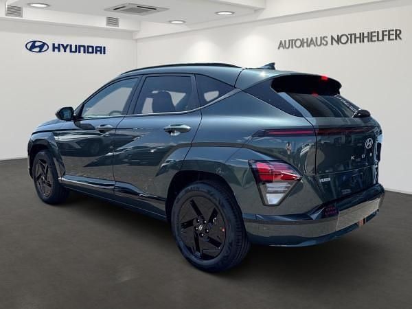 Neu Hyundai Kona 150 kW (204 PS) 2025 Grün (cypress green) SUV