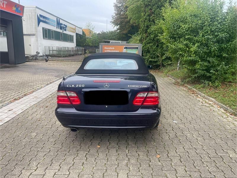 Gebraucht Mercedes CLK200 Avantgarde 163 PS (119 kW) 2000 Blau Cabrio